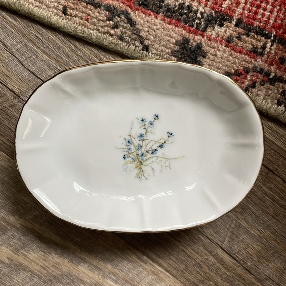 •| vintage ceramic soap dish - Picture 2 of 6